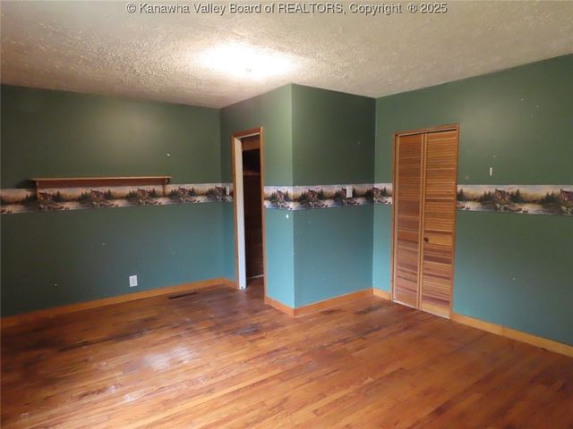 24376 MacCorkle Avenue, Hansford, WV 25103