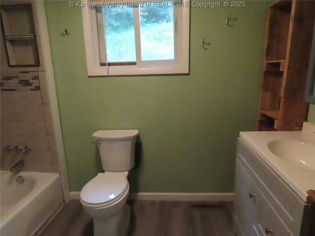 24376 MacCorkle Avenue, Hansford, WV 25103