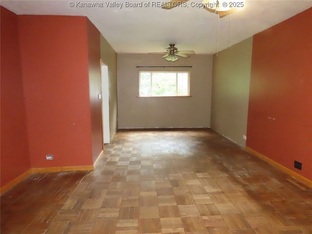 24376 MacCorkle Avenue, Hansford, WV 25103