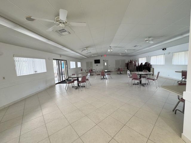 520 Shady Pine Way B1, Greenacres, FL 33415