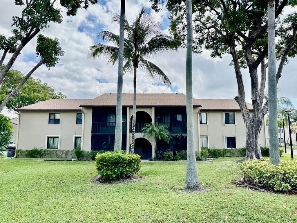 520 Shady Pine Way B1, Greenacres, FL 33415