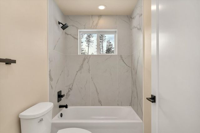 6683 Woodland Dr, Paradise, CA 95969