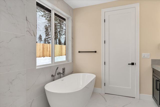 6683 Woodland Dr, Paradise, CA 95969