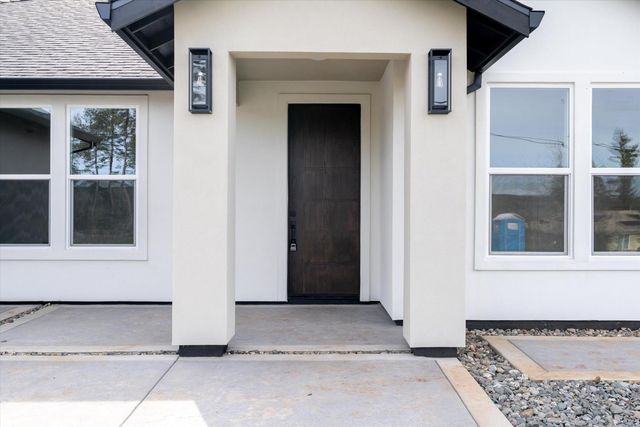 6683 Woodland Dr, Paradise, CA 95969