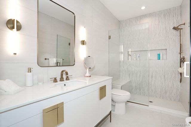 60 Silverwood Circle, Suffern, NY 10901