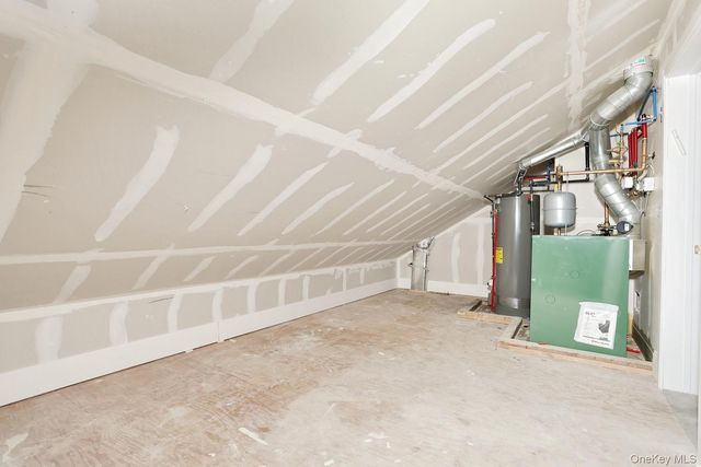 60 Silverwood Circle, Suffern, NY 10901