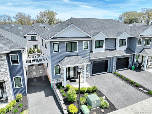 60 Silverwood Circle, Suffern, NY 10901