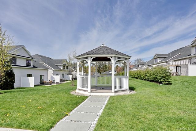 60 Silverwood Circle, Suffern, NY 10901