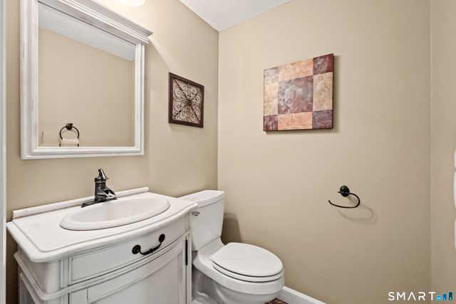 17 Briar Hill Road, Avon, CT 06001