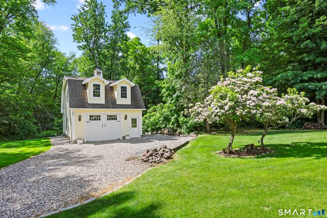 17 Briar Hill Road, Avon, CT 06001