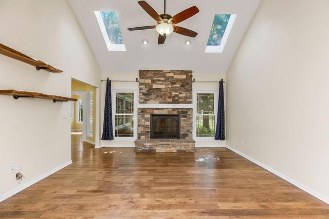 13223 N Virginia Avenue, Smithville, MO 64089