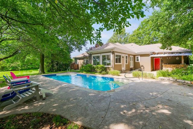 13223 N Virginia Avenue, Smithville, MO 64089