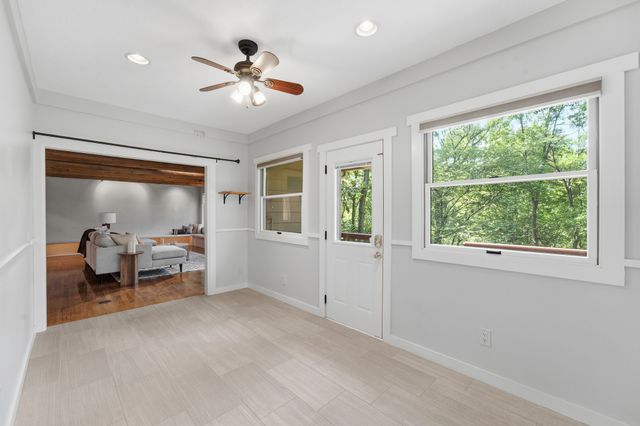 1613 Thornwood Road, West Des Moines, IA 50265