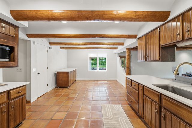 1613 Thornwood Road, West Des Moines, IA 50265