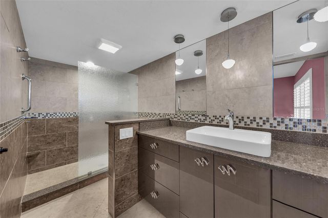 4420 EXETER DRIVE 307, Longboat Key, FL 34228