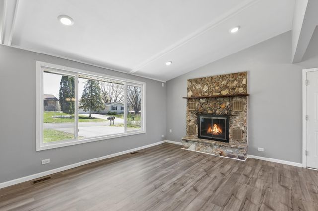 3541 Flag Avenue N, New Hope, MN 55427