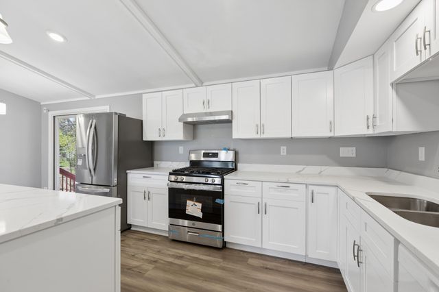 3541 Flag Avenue N, New Hope, MN 55427