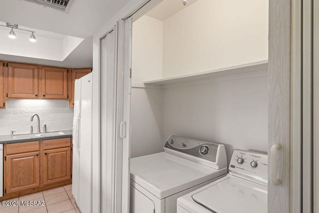 1949 N Swan Rd Unit 24, Tucson, AZ 85712