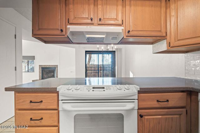 1949 N Swan Rd Unit 24, Tucson, AZ 85712