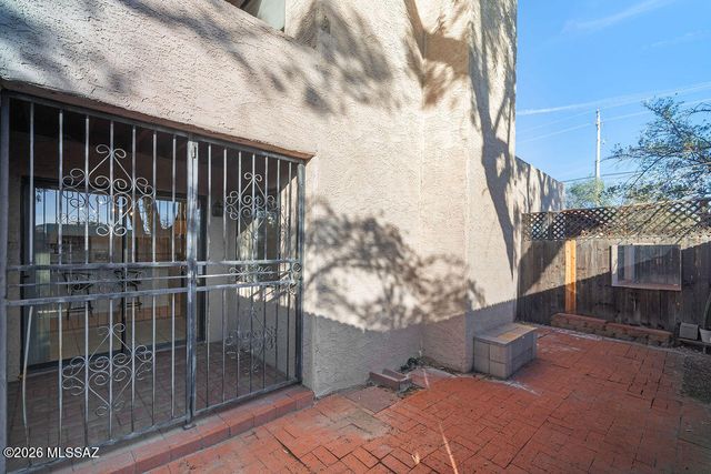 1949 N Swan Rd Unit 24, Tucson, AZ 85712