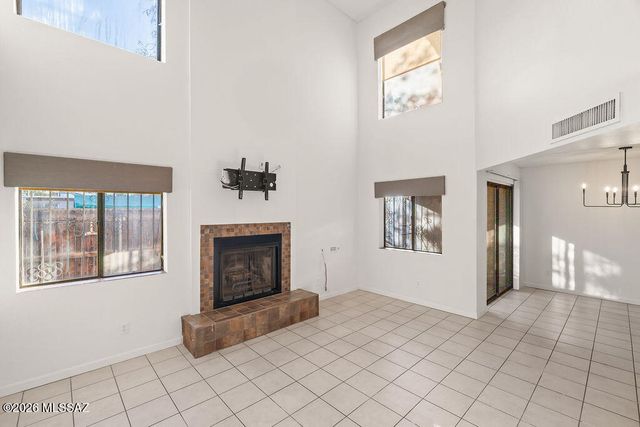 1949 N Swan Rd Unit 24, Tucson, AZ 85712