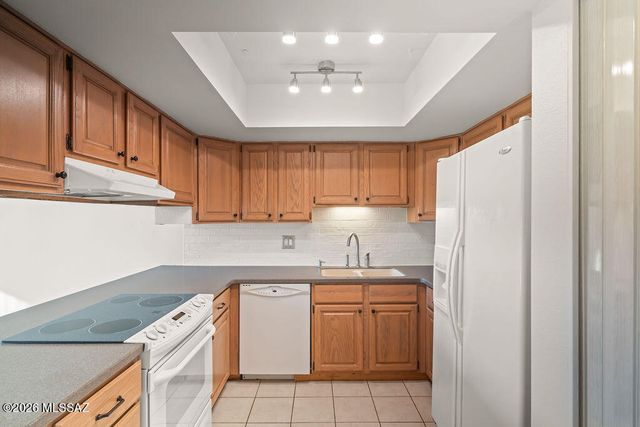 1949 N Swan Rd Unit 24, Tucson, AZ 85712