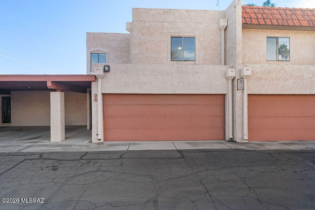 1949 N Swan Rd Unit 24, Tucson, AZ 85712