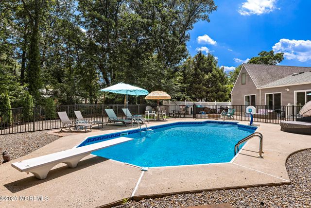 605 Duchess Court, Toms River, NJ 08753