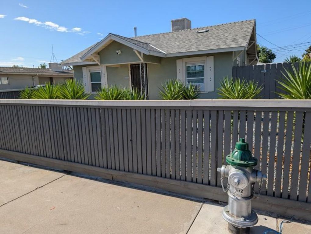 Image 10 of property listing at 545 W University Avenue, Fresno, CA 93705