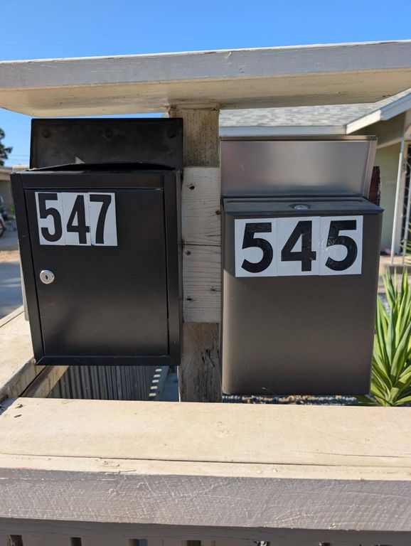 Image 2 of property listing at 545 W University Avenue, Fresno, CA 93705