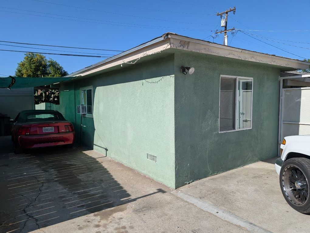 Image 8 of property listing at 545 W University Avenue, Fresno, CA 93705