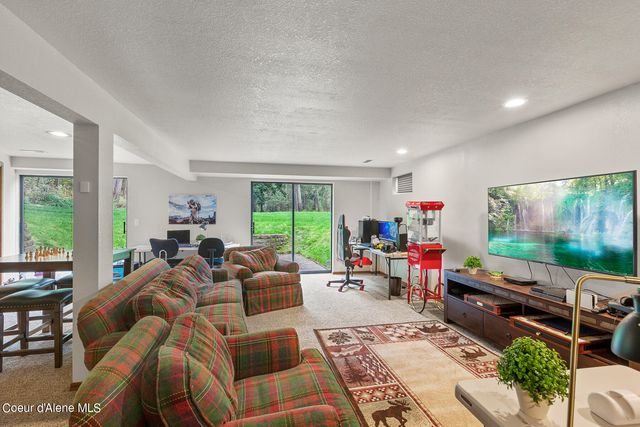 5999 E ROGER DR, Post Falls, ID 83854