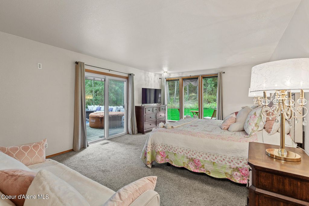 5999 E ROGER DR, Post Falls, ID 83854 photo 15