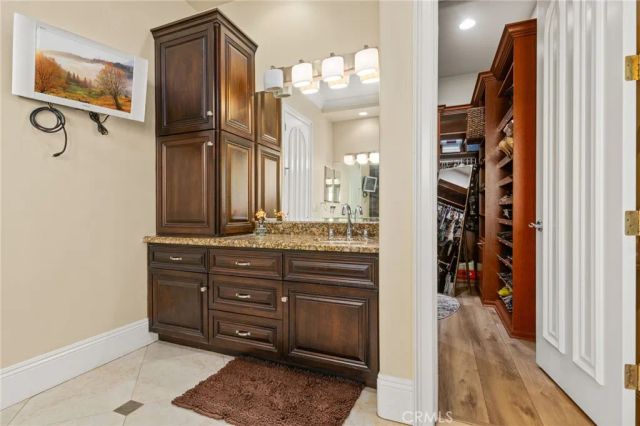 22928 San Joaquin East, Canyon Lake, CA 92587