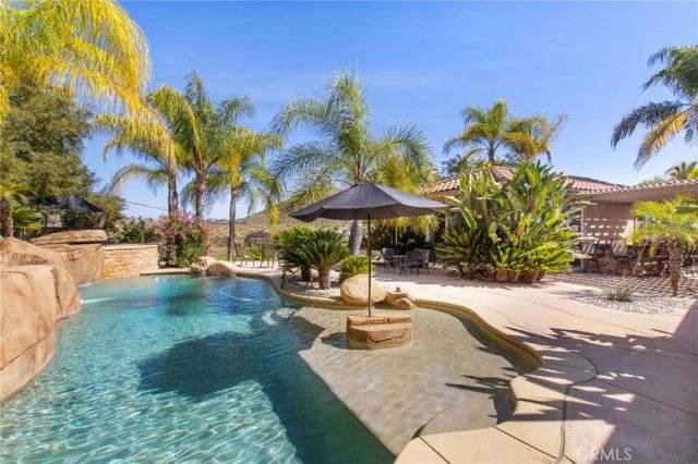 22928 San Joaquin East, Canyon Lake, CA 92587