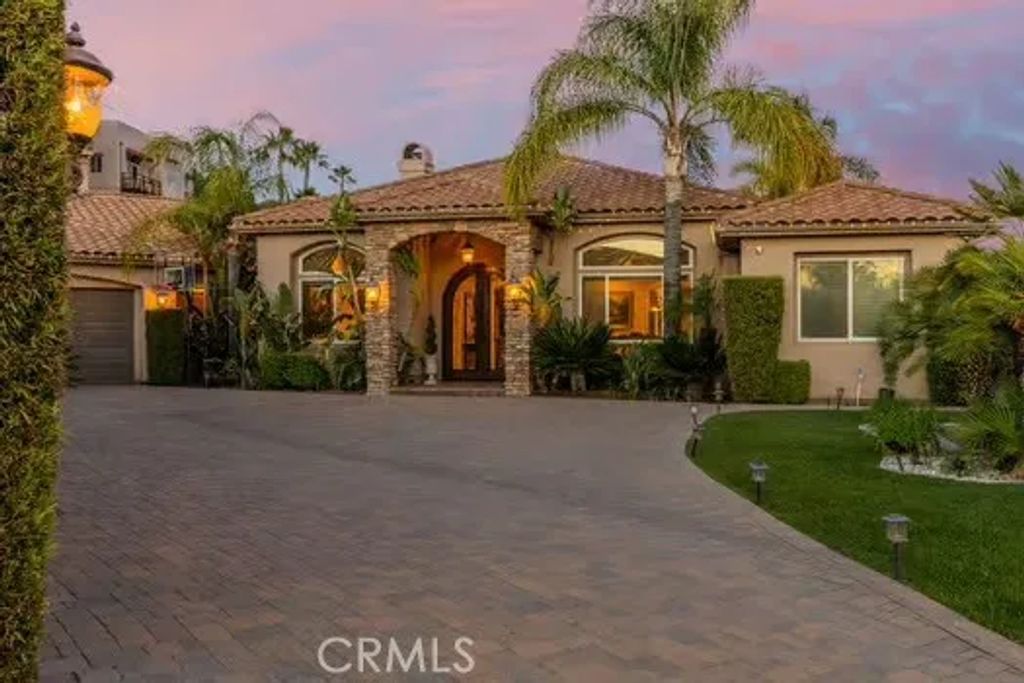 22928 San Joaquin East, Canyon Lake, CA 92587