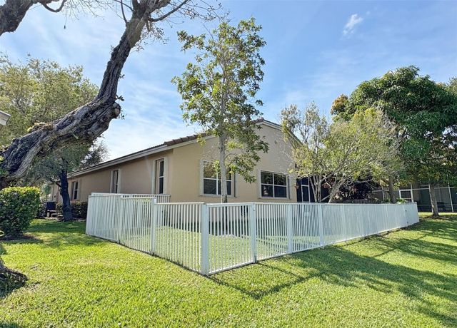 6161 Swans Ter, Coconut Creek, FL 33073