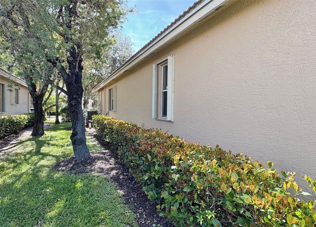 6161 Swans Ter, Coconut Creek, FL 33073