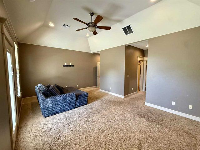 604 NW Allison Ln, Lawton, OK 73505