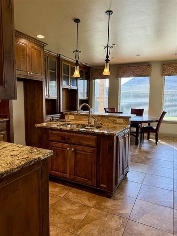 604 NW Allison Ln, Lawton, OK 73505