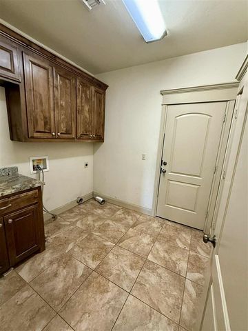 604 NW Allison Ln, Lawton, OK 73505