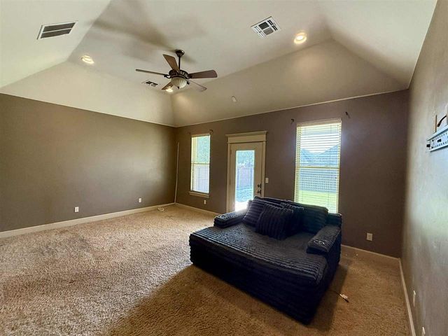 604 NW Allison Ln, Lawton, OK 73505