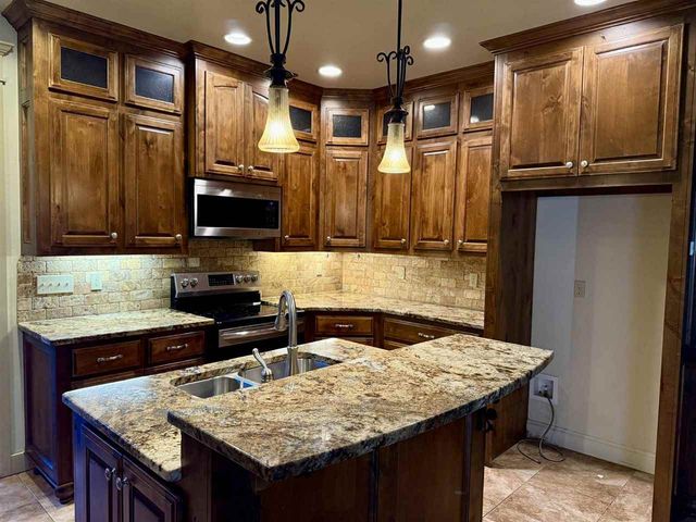 604 NW Allison Ln, Lawton, OK 73505