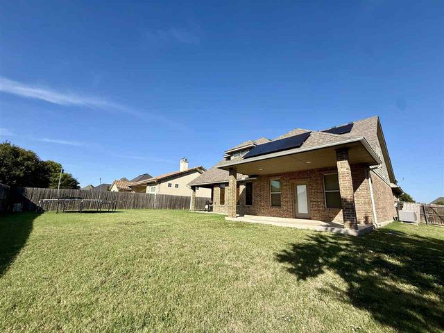 604 NW Allison Ln, Lawton, OK 73505