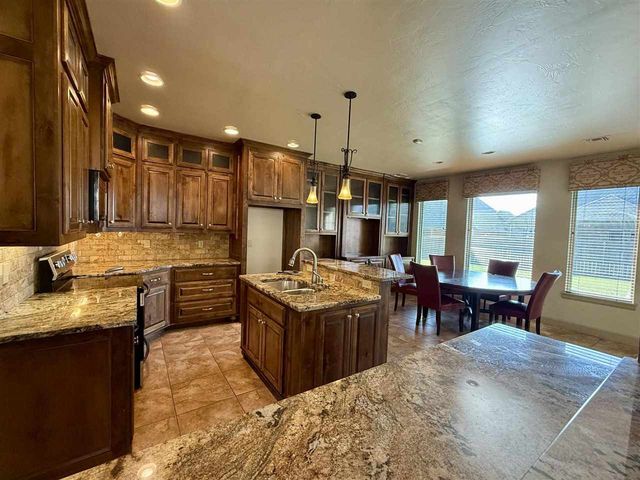 604 NW Allison Ln, Lawton, OK 73505