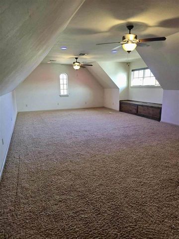 604 NW Allison Ln, Lawton, OK 73505