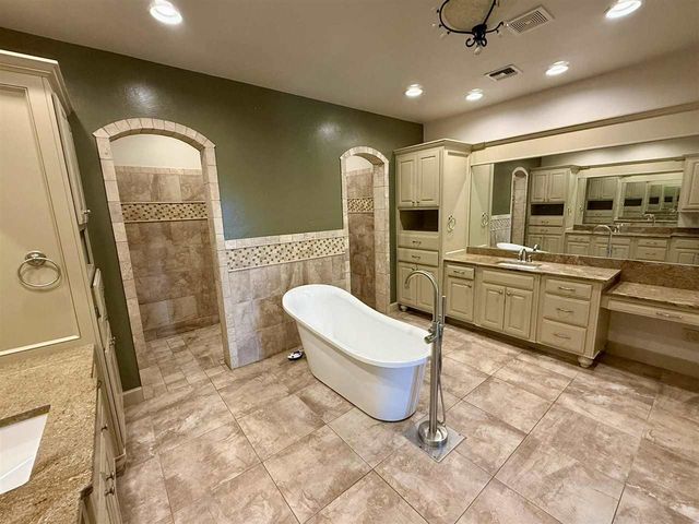 604 NW Allison Ln, Lawton, OK 73505