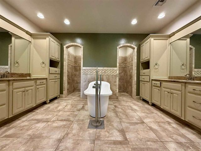 604 NW Allison Ln, Lawton, OK 73505