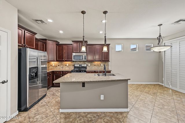 17656 W CEDARWOOD Lane, Goodyear, AZ 85338
