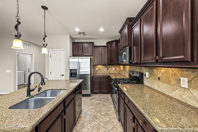 17656 W CEDARWOOD Lane, Goodyear, AZ 85338